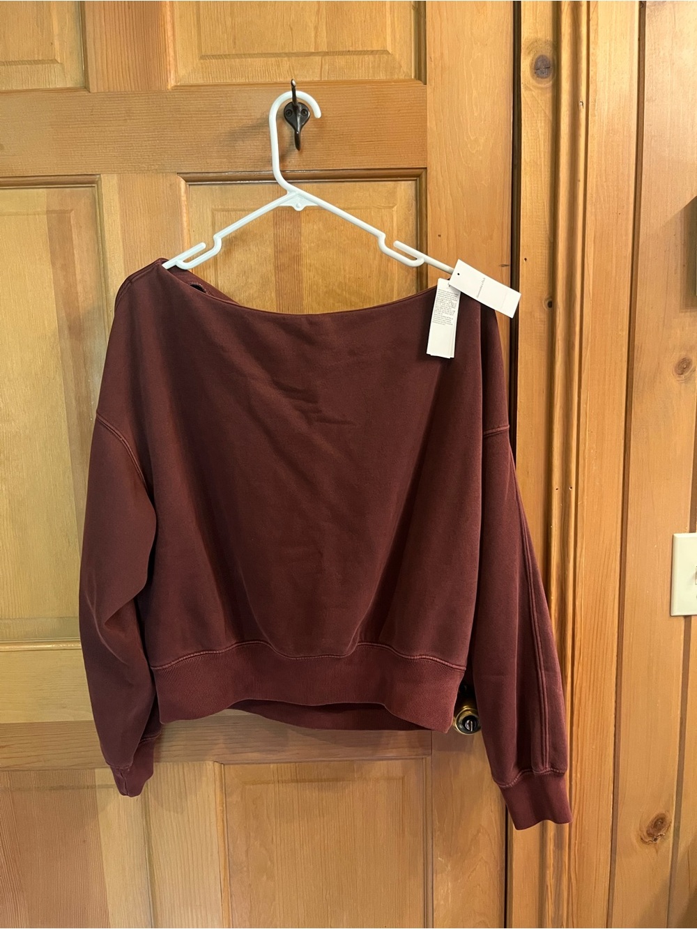 Abercrombie & Fitch Off-the-Shoulder Sweater in Burgundy